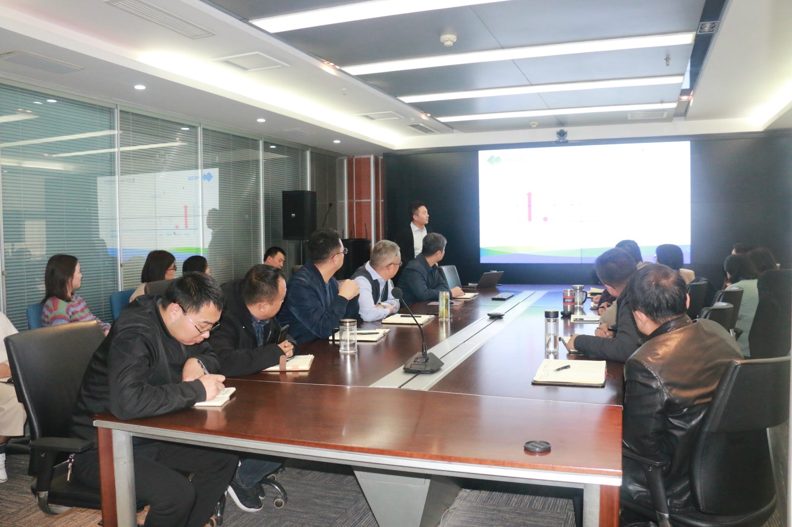 1574762389681103dWrk.jpg 公司舉辦投資項目培訓.JPG