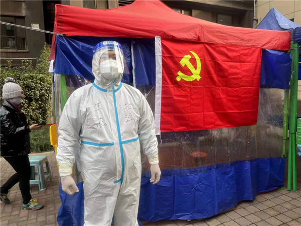 1641178821797474BmGU.png 杜洋配合醫護人員核酸檢測工作.png