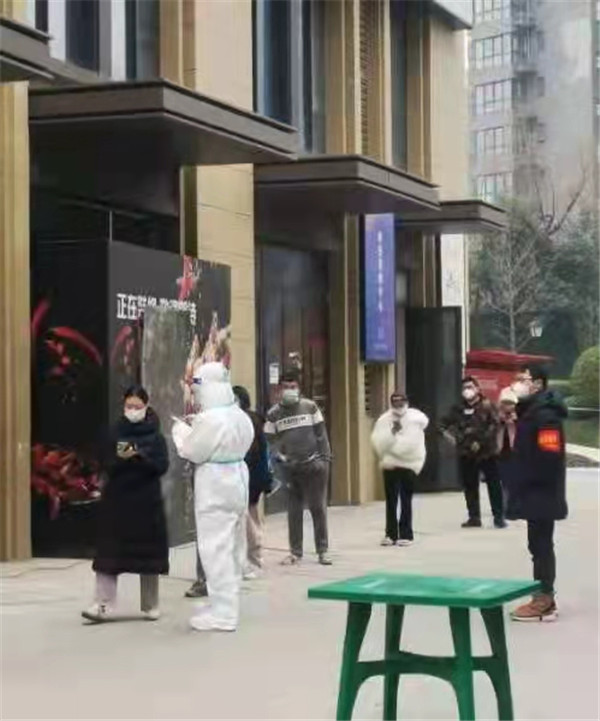 1641356590858722dSFl.jpg 扶貧 余長(zhǎng)卿.jpg