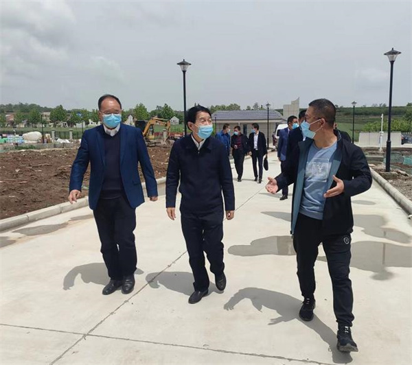 1651200340993756jnZo.jpg 寶雞市人大常委會(huì)黨組成員、副主任蘇少敏到水環(huán)境公司寶雞蟠龍新區(qū)污水處理廠調(diào)研.jpg