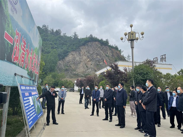 1652322266887340ttIv.jpg 省政協港澳臺僑和外事委主任閆超英到水環境公司商南縣污水處理廠調研.jpg