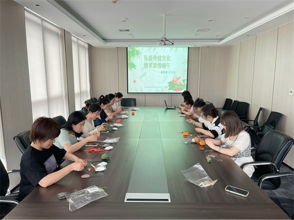 1653876243563930bCAR.jpg 生物科技1.jpg