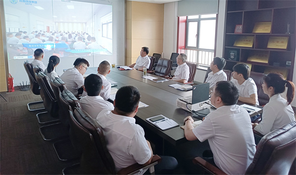 1658801089382047iYhs.jpg 園區(qū)開(kāi)發(fā)公司傳達(dá)學(xué)習(xí)集團(tuán)2022年重點(diǎn)項(xiàng)目暨半年生產(chǎn)經(jīng)營(yíng)工作會(huì)議精神.jpg